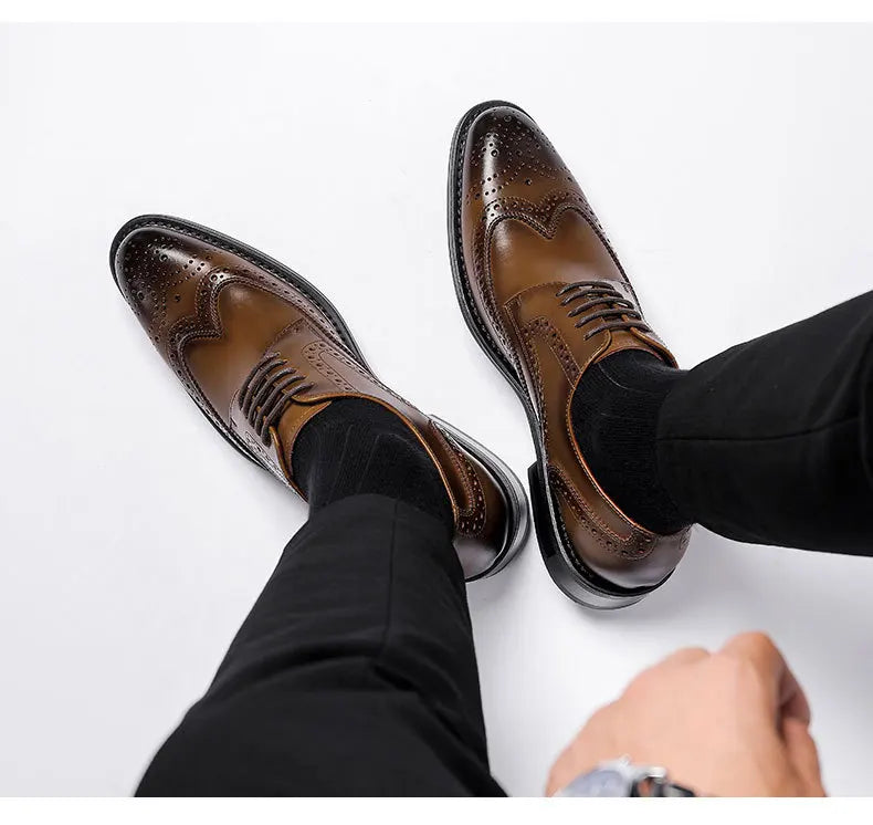 Top Quality Hard Cow Leather Pattern Men Formal Wedding Dress Shoes Pointed Toe Gentleman Men Brogues Oxfords New Spring