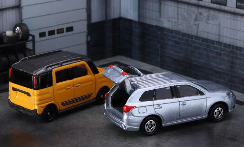 Takara TOMY MITSUBISHI OUTLANDER SUZUKI SPACIA SWIFT JIMNY Alloy Car Model Diecast Vehicles Model Miniature Scale Toys Gift