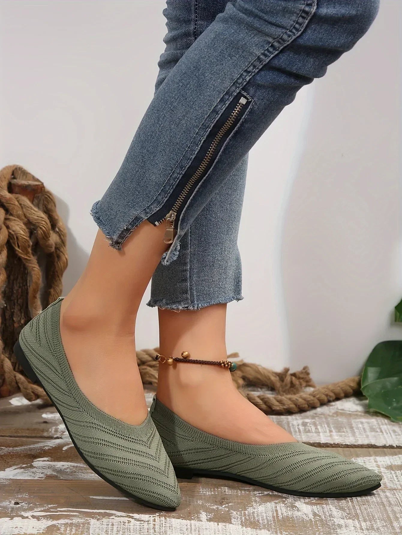 Women's Pointed Toe Flat Shoes Solid Color Knitted Slip on Shoes Casual Breathable Ballet Flats Women Flat Shoes Loafers Women