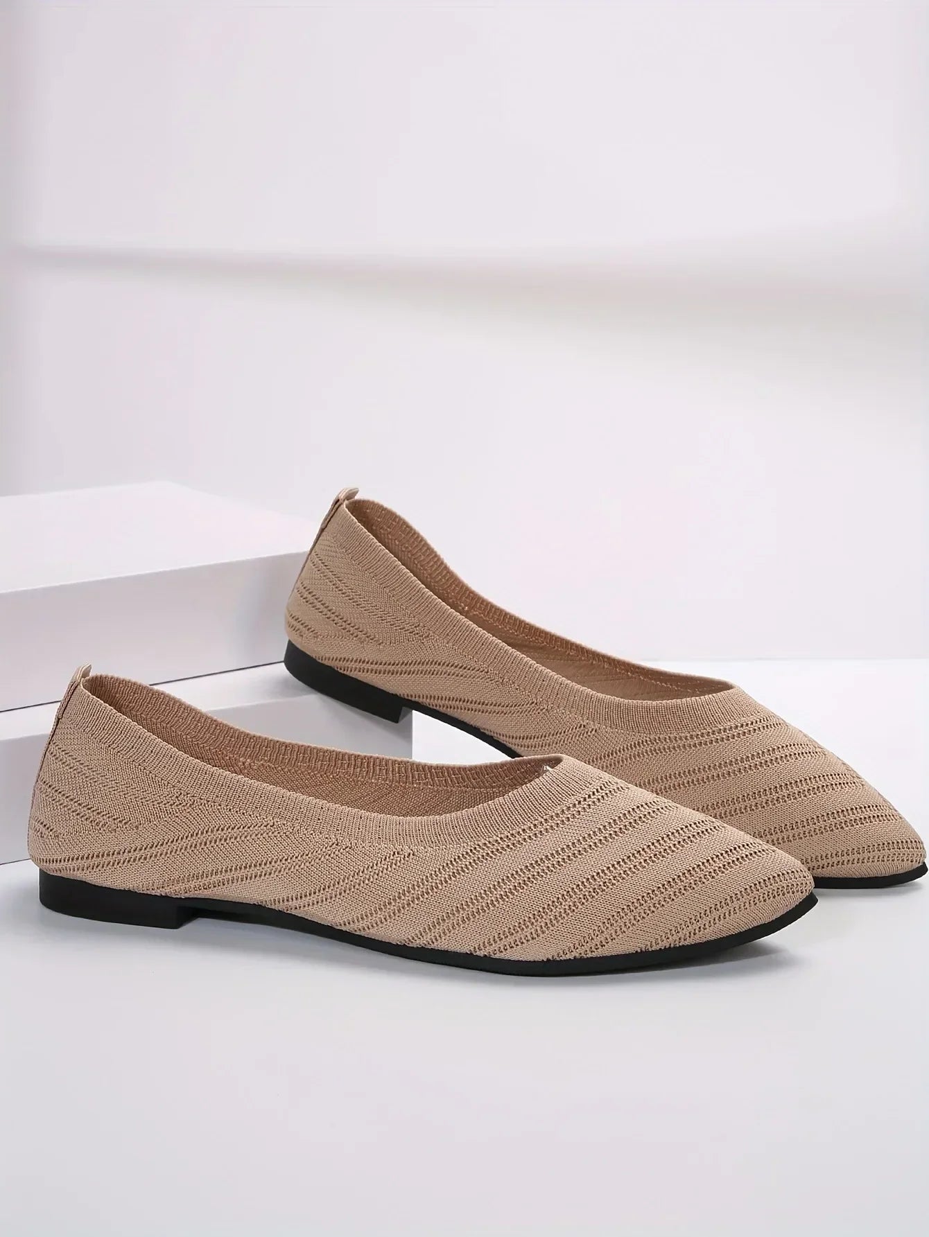 Women's Pointed Toe Flat Shoes Solid Color Knitted Slip on Shoes Casual Breathable Ballet Flats Women Flat Shoes Loafers Women