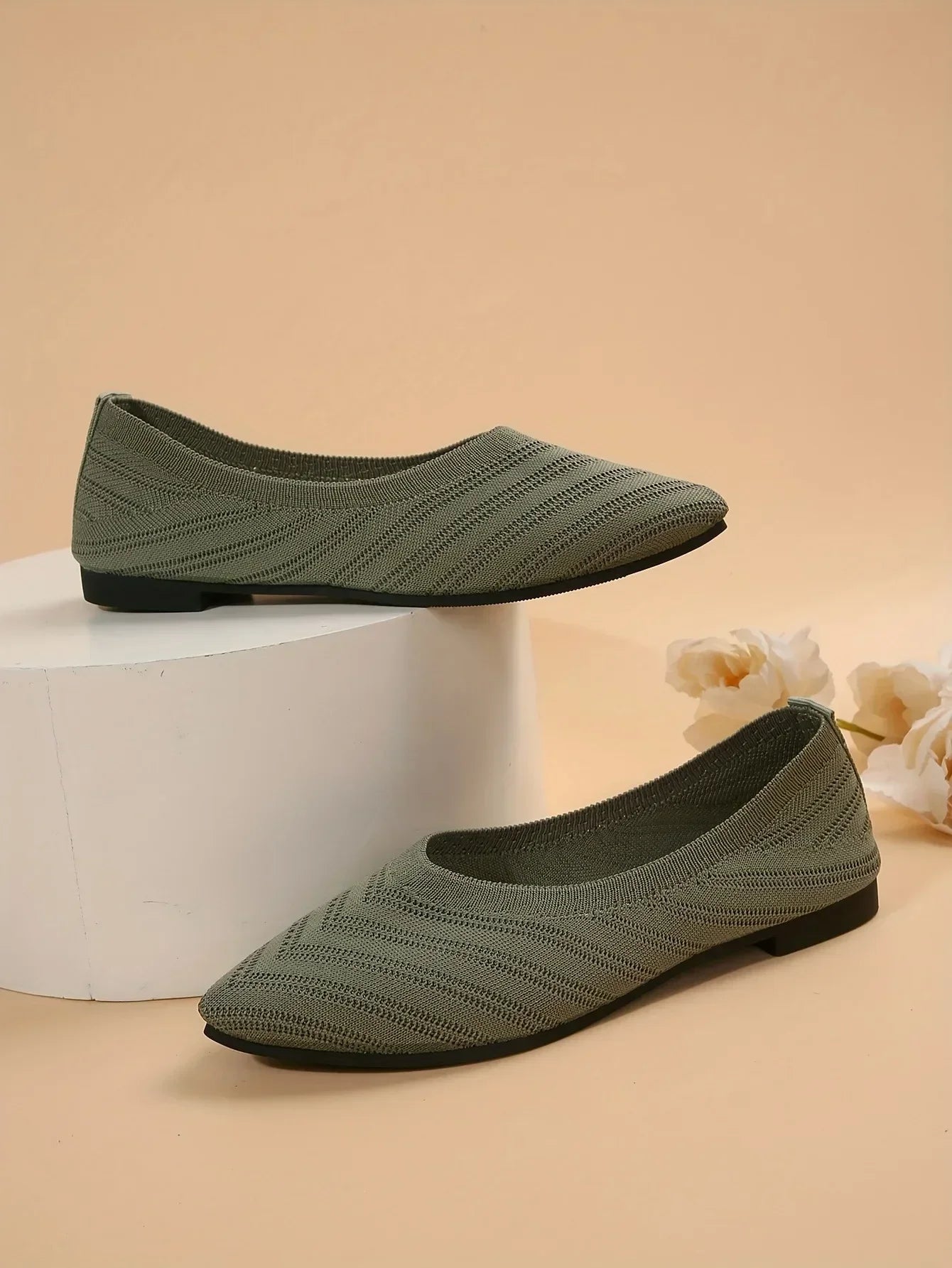 Women's Pointed Toe Flat Shoes Solid Color Knitted Slip on Shoes Casual Breathable Ballet Flats Women Flat Shoes Loafers Women