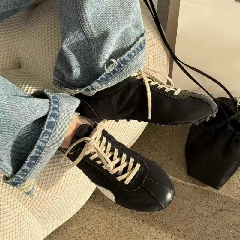 New Women Men High Quality Lace-Up Comfortable Soft Sole Flatsshoes Outdoor Casual Breathable Sneakers Fitness Shoes Male Shoes