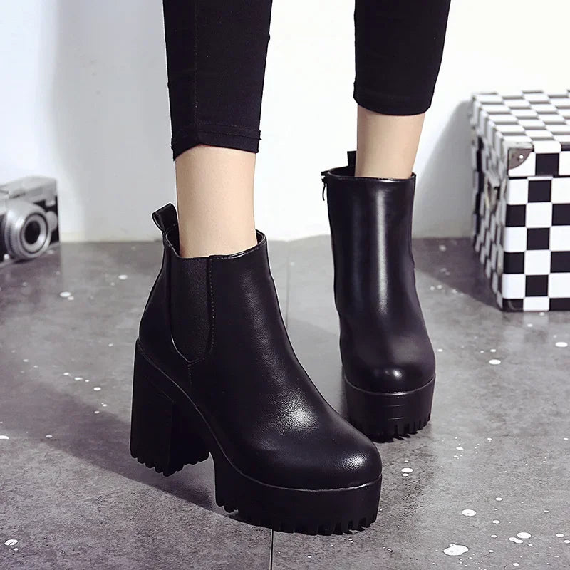 2024 Autumn/Winter New Women's Short Boots, Coarse Heel, European and American Women's Shoes with Velvet